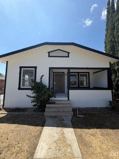 /international/us/629-a-street-taft-ca-110107782488/