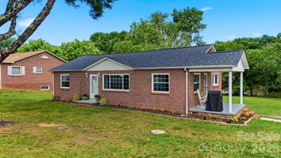 /international/us/3526-16th-street-ne-hickory-nc-110108534389/