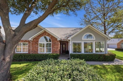 /international/us/6137-haley-lane-fort-worth-tx-110120537367/