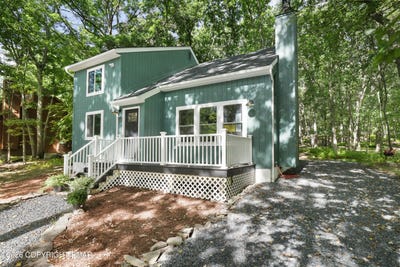 /international/us/5341-delia-terrace-east-stroudsburg-pa-110120451575/
