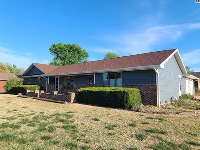 /international/us/311-w-garfield-st-lindsborg-ks-110107840199/