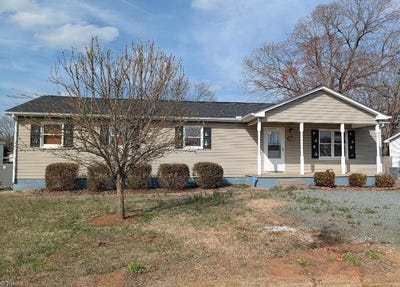 /international/us/817-park-drive-gibsonville-nc-110106466477/
