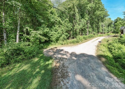 /international/us/17-chicago-avenue-black-mountain-nc-110107786086/