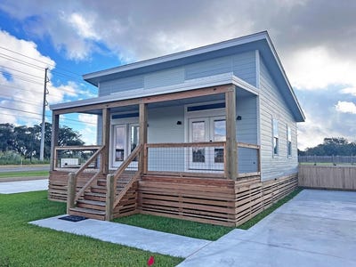 /international/us/106-landry-circle-rockport-tx-110105781028/