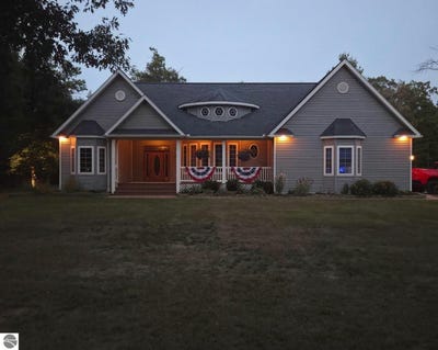 /international/us/6260-evergreen-hale-mi-110109586095/