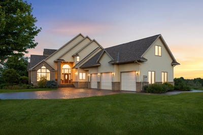 /international/us/9721-frontier-lane-lakeville-mn-110120041153/
