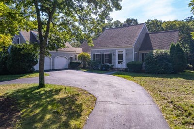 /international/us/2-harding-lane-harwich-ma-110110398900/