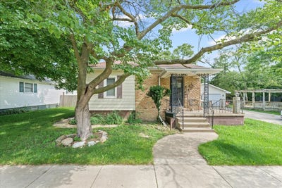 /international/us/408-w-harrison-street-villa-grove-il-110101113817/