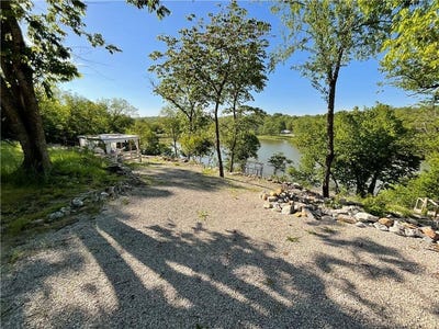 /international/us/lakecrest-drive-excelsior-springs-mo-110108110000/