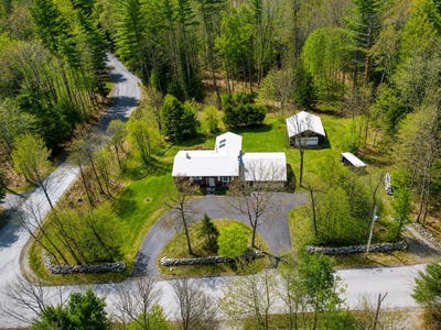 /international/us/2121-north-road-sunderland-vt-110107873209/