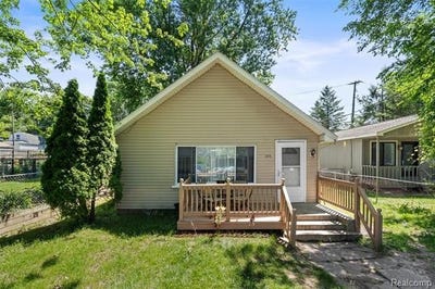 /international/us/1325-e-lake-drive-novi-mi-110109195515/