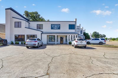 /international/us/200-e-main-street-crowley-tx-110110266525/