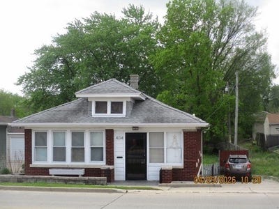 /international/us/404-theodore-street-joliet-il-110107694555/