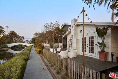 /international/us/230-sherman-canal-venice-ca-110107302844/