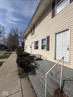 /international/us/8-s-bradley-avenue-indianapolis-in-110108224454/