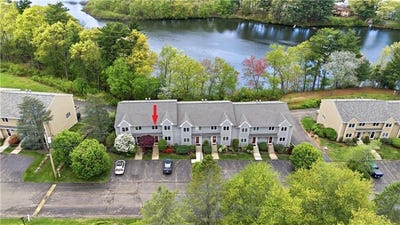 /international/us/23-waterview-drive-smithfield-ri-110108061959/