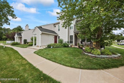 /international/us/326-mayfair-place-morganville-nj-110100804739/