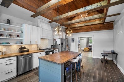 /international/us/304-barnwell-street-thomasville-nc-110101222588/
