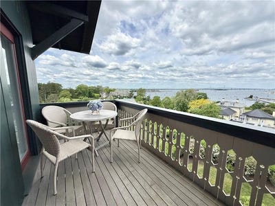 /international/us/35-chastellux-avenue-newport-ri-110107573932/