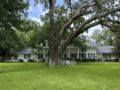 /international/us/311-river-rd-del-rio-tx-110101100716/