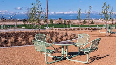 /international/us/21104-e-63rd-drive-aurora-co-110101433907/