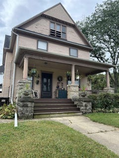 /international/us/203-e-jefferson-street-freeport-il-110119922874/