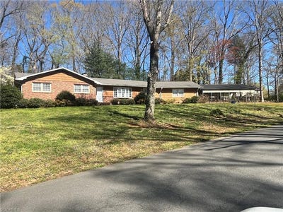 /international/us/1153-twin-oak-drive-winston-salem-nc-110106948106/