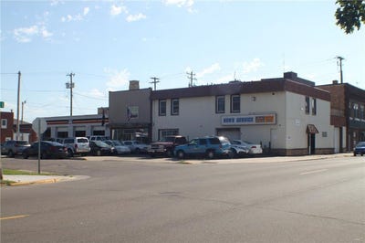 /international/us/226-e-clark-street-albert-lea-mn-110100758610/