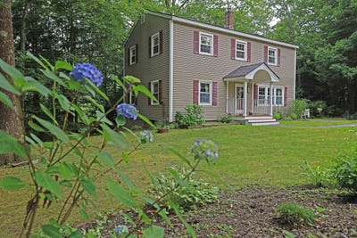/international/us/45-fedelski-drive-charlestown-nh-110099239954/