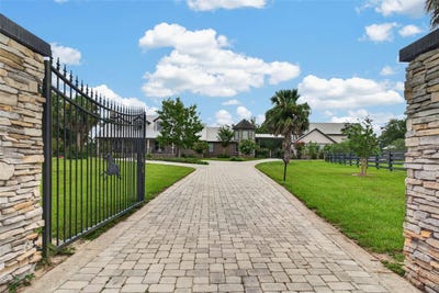 /international/us/13342-w-lake-yale-road-umatilla-fl-110119467021/