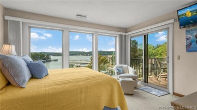 /international/us/70-robinwood-drive-lake-ozark-mo-110120019725/