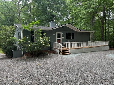 /international/us/115-wedgewood-lane-clarksville-va-110108738071/