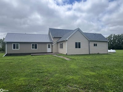/international/us/4476-32nd-street-grinnell-ia-110100979865/
