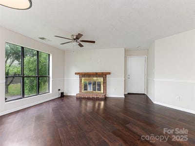 /international/us/8202-cedar-glen-drive-charlotte-nc-110099957628/