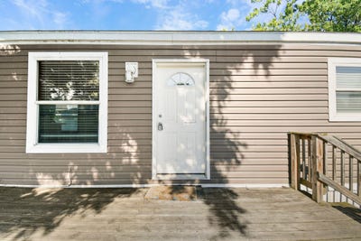 /international/us/808-charles-lane-stoughton-wi-110119315933/