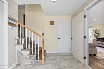/international/us/21-starlit-drive-middlesex-nj-110107762461/