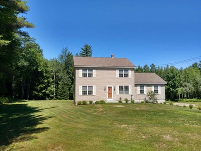 /international/us/56-grandview-loop-wakefield-nh-110110086183/