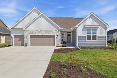 /international/us/1242-green-tree-dr-oconomowoc-wi-110108353999/