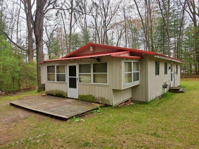 /international/us/2958-lone-pine-farwell-mi-110107884339/