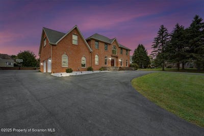 /international/us/105-crossgate-drive-south-abington-twp-pa-110094862653/?lang=en