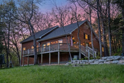 /international/us/1006-bluff-road-merriam-woods-mo-110107380619/