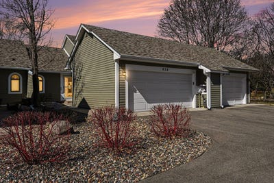 /international/us/938-winterberry-drive-woodbury-mn-110107734188/
