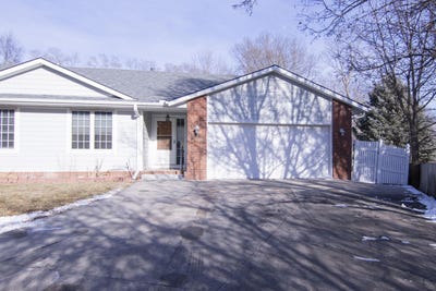 /international/us/933-e-ridge-drive-malvern-ia-110106988083/