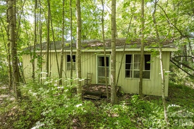 /international/us/17-chicago-avenue-black-mountain-nc-110107721048/