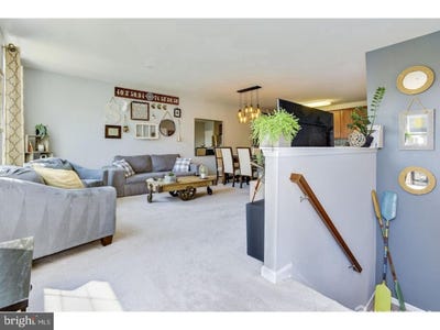 /international/us/319-kramer-court-florence-nj-110108358286/