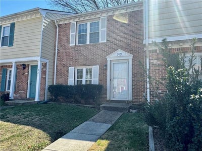 /international/us/919-ketch-court-chesapeake-va-110098357797/