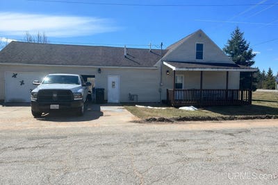 /international/us/w5697-elmwood-number-4-road-menominee-mi-110107082125/