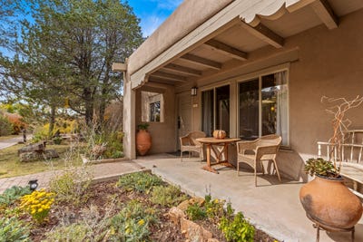 /international/us/320-artist-santa-fe-nm-110107880329/