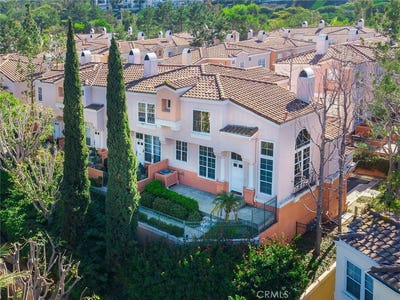 /international/us/1000-s-volterra-anaheim-ca-110108278866/