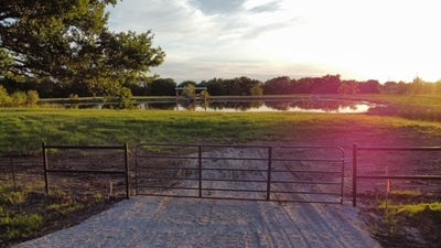/international/us/tbd-lot-a-fm-2737-road-lone-oak-tx-110096971639/